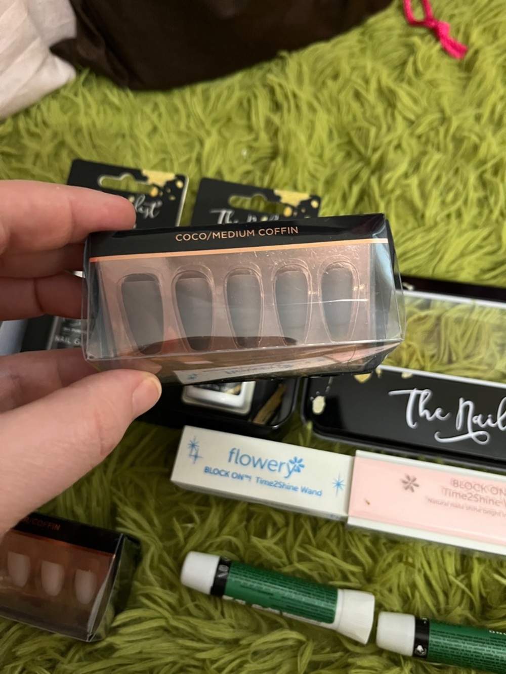 Nail Bundle - Two Full Sets/4XNail Glue - Picture 5 of 9